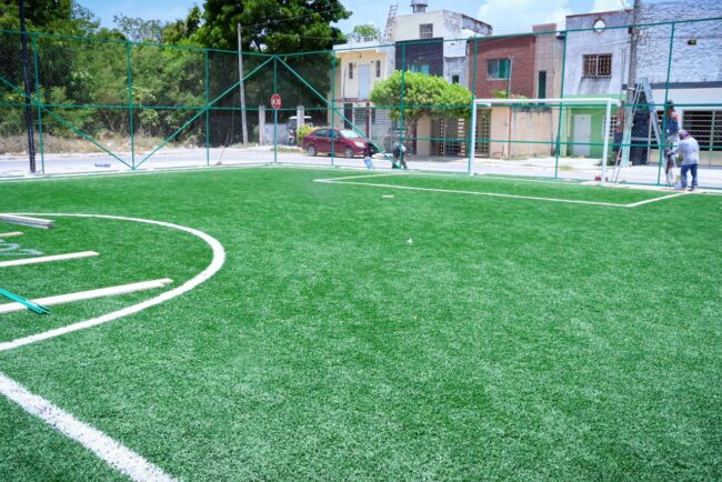 El proyecto federal Mundial Social 2026 avanza en Chetumal con nuevas canchas deportivas supervisadas por la CODEQ y autoridades estatales.