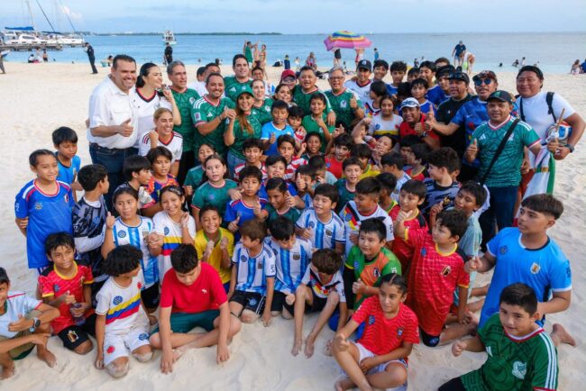 Fut Fest reúne a miles en Cancún e Isla Mujeres. Mara Lezama vive la pasión del Mundial junto a familias y aficionados de México.