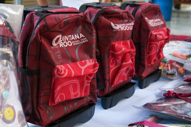 Ciclo escolar Quintana Roo 2026 Mara Lezama entrega útiles escolares, mochilas y uniformes para estudiantes de los 11 municipios.