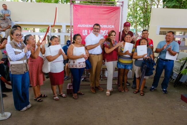La Voz del Pueblo de Mara Lezama llegó a Playa del Carmen con apoyos sociales, títulos de propiedad, salud, CFE y certeza jurídica.